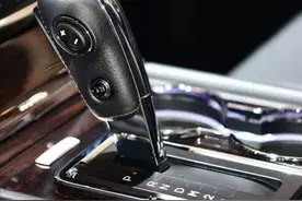 自动挡的字母是啥意思？高速用D还是S？交警：说最后一遍，记住了图片