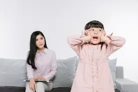 父母眼界决定孩子未来！家长若有这些没眼界的行为，快快改正图片