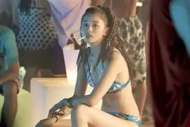 日本90后护士，被赞天使脸蛋魔鬼身材，是标准的九头身美女图片