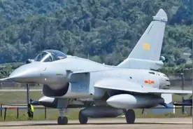 J-10B矢量推力验证机燃爆全场，终于来了视频封面