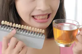 牙缝里软软臭臭的“黄泥”，是什么？医生的答案有点重口味图片