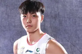 CBA球星之阳光少年胡明轩——跨越大半个中国的追梦之路图片