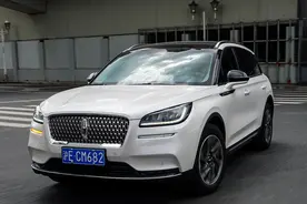 23.6万提了林肯冒险家，再开凯迪拉克XT4，车主：差距明显图片