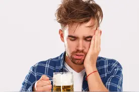 喝酒后淋巴结肿痛，劝你还是别喝酒了，小心淋巴瘤找来图片