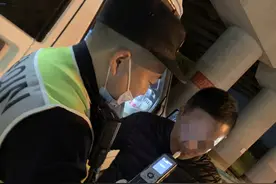 这位学员让坐在副驾驶室的教练吓出一身冷汗……图片