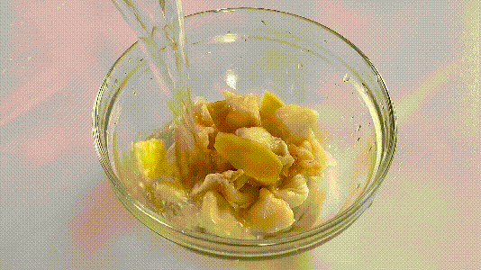 花胶牛奶红枣可以放肉吗 花胶牛奶红枣可以放肉吗怎么做