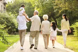 “育儿帮扶者”还是“矛盾导火索”？“隔代抚育”之痛如何解图片