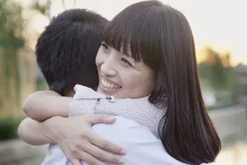 适合你所有心情的句子，如果全世界背叛了你，我愿为你背叛全世界图片