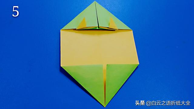 折一个酷酷的奥特曼给孩子玩吧，小孩子很喜欢哦