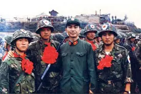 1986年，军长买茅台为敢死队送行，战士：第一次喝茅台却是壮行酒图片