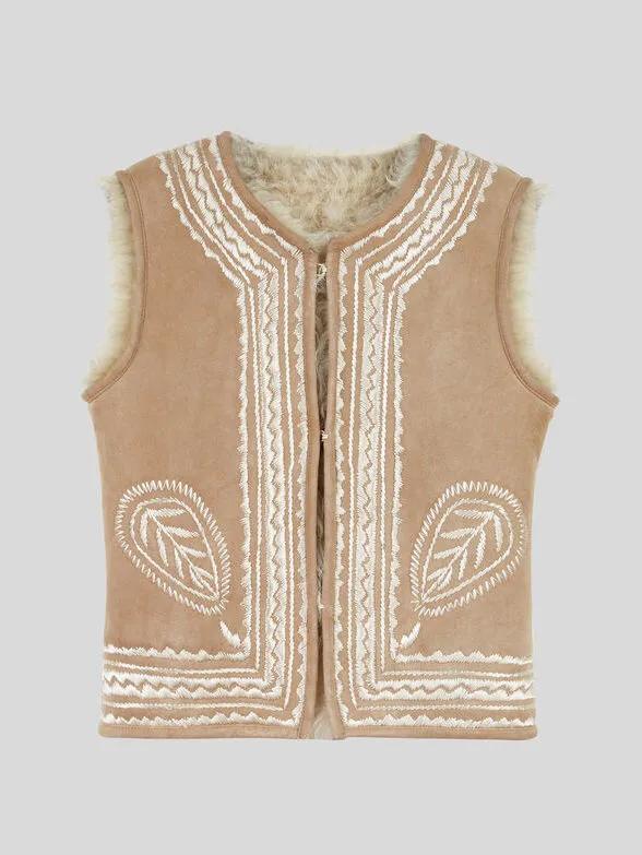 女明星秋季撞衫的第一件单品，我再也不说它鸡肋了