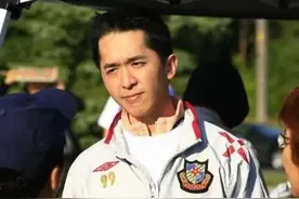 不结婚、不生娃、不负责的邓兆尊是如何让三个女友一起服侍他的？图片