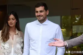 ​圣卡西与女友萨拉分手图片