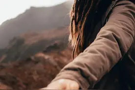 情侣牵手系，高清壁纸图片