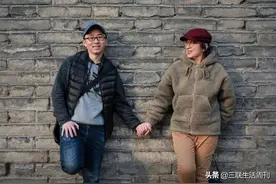 她帮别人找回29个孩子，被打过骂过，上电视节目被儿子看到过，却在32年后才通过DNA找回自己的孩子图片