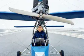 中国农村的“堂·吉诃德”：一群农家院里的“航空学家”图片