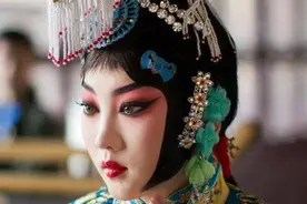 林黛玉被嫁给了谁？王熙凤准备的40匹蟒缎：夫家比北静王更有权势图片