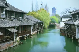 农村俗语“宅前有水后有丘，十人遇此九不忧”，啥意思？老话在理图片