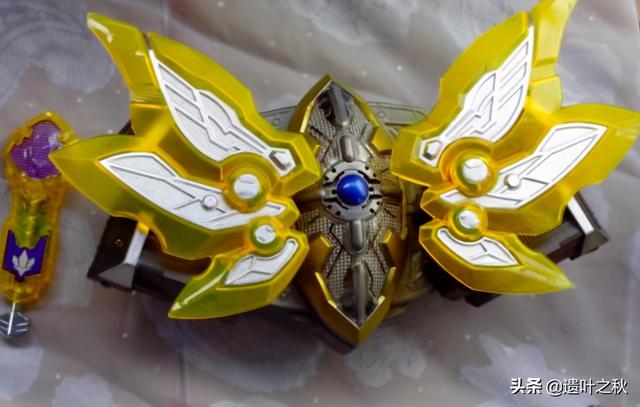 铠甲勇士：看召唤器猜铠甲，你只能认出3个，多说出来一个算我输