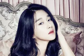 韩国模特界的“清流”芙蓉如面光润玉颜 甜粉古典演绎复古小女人图片