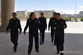 州公安局党委委员、政委张海英赴德令哈市公安局开展调研督导图片