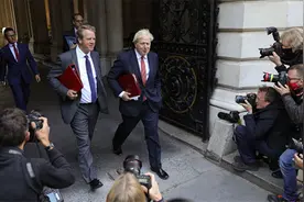 任命年仅41岁的的西蒙·凯斯为最高级别文官，英国拉开文官制度改革序幕图片