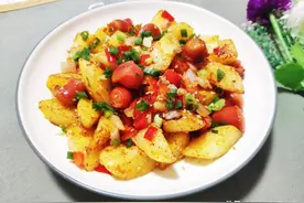烧烤味土豆块和脆皮肠，馋烧烤吃了就试试这样做！图片
