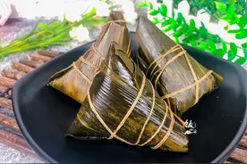 粽子煮多久才能熟？教大家一个老方法，快速出锅，粽子又香又软糯图片