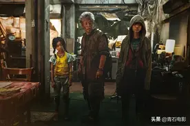 看完姜栋元的《釜山行2》，感觉丧尸就像一个个番茄图片