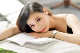 50岁的女人，遇到20年前的初恋，结局会是这样图片