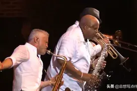 超好听的萨克斯骚情爵士曲《在我放手之前》偶像吉拉多奥尔布莱特图片