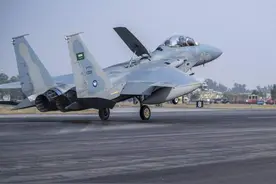 美以开打了，俄紧急增兵海外基地，土军也开始行动，多国准备介入图片