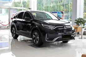 自动挡油耗4.9L，高销量大空间，耐造增压机动力强，实拍本田CR-V图片
