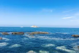 养马岛以其秀丽的山海和宜人的气候，被称为“东方夏威夷”图片
