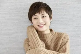 生母独自抚养她长大，继母洗酒瓶资助她，孙俪的生母继母都是妈图片