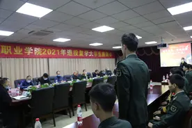 重庆市江津区人武部：脱下戎装回校园，人武部来解困难图片