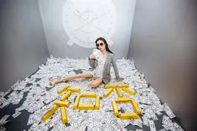 银行正式员工一年的收入大概是多少钱图片