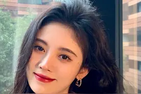 鞠婧祎变美三部曲：整容衣品妆造，尊重每个女孩变美的权利图片