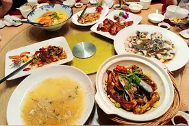 朋友请吃饭~环球大厦的8道冷盘，12道热菜，2道点心，1道甜汤图片