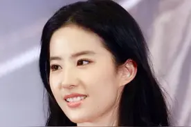 网曝两对顶流恋情瓜：刘亦菲疑似已恋爱，迪丽热巴黄景瑜再传绯闻图片