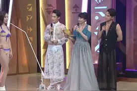港姐2021！主持丁子朗，周嘉洛造型抢镜十足，再现经典泳裤Look图片