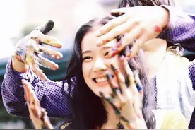 她是用最普通的五官，拼凑出最撩人的“神颜”吧？图片