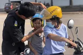 电动车去送娃被罚，车主：不到12岁孩子搭载后座不行吗？获得回复图片