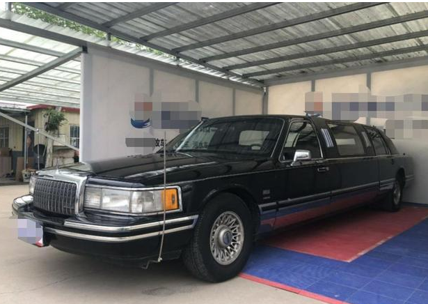 93年的林肯城市为啥能卖30万？一看配置，网友：物有所值