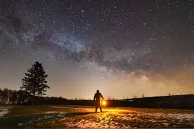 人类的出现是巧合吗？为了人类的诞生，宇宙似乎进行了精确调校图片