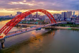 湖北16市城建区面积、城区人口：一主两副明显图片