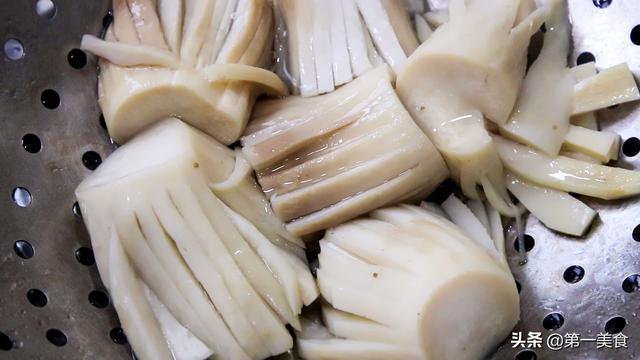 杏鲍菇切好的鱼鳞花刀