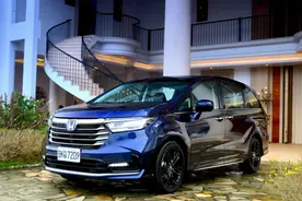 试驾全新本田奥德赛，双层隔音玻璃+7座，油耗7升，真帅气图片