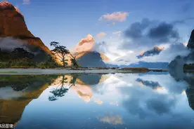 地球上罕见的峡湾地貌｜米尔佛德峡湾，山海交融的奇观，宛如仙境图片