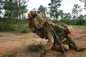 永远的老铁——许三多，记《士兵突击》中最震撼的一段图片